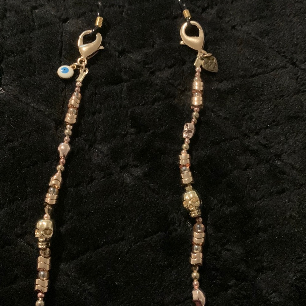 Gold skull glasses chain
